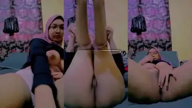 Tante Mariah Buah Dada Jumbo Diusap Pria Sampai Lemas